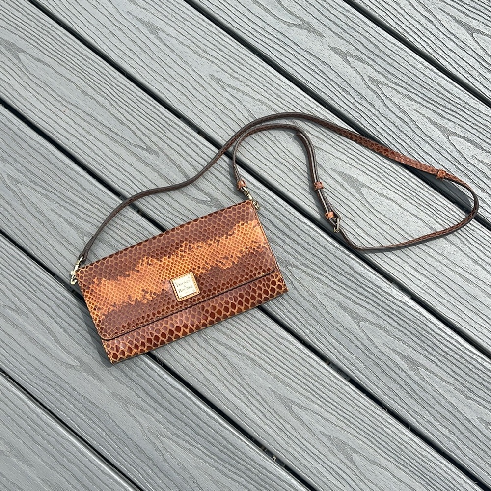 ❄️ Dooney & Bourke Brown Snake Crossbody